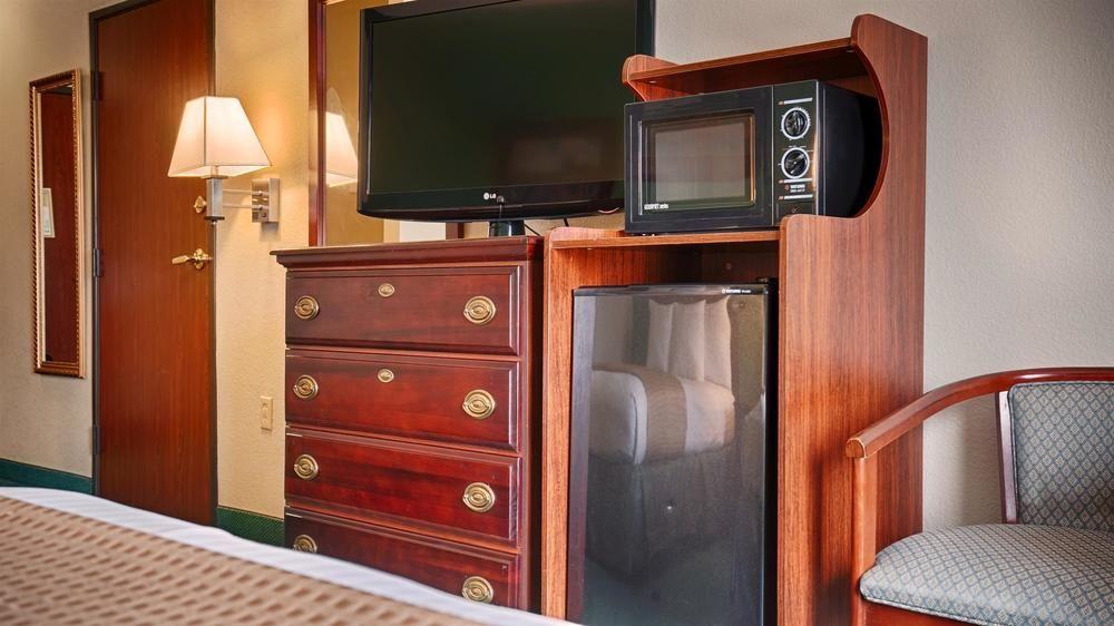Best Western Plus Midwest City Inn & Suites Eksteriør billede