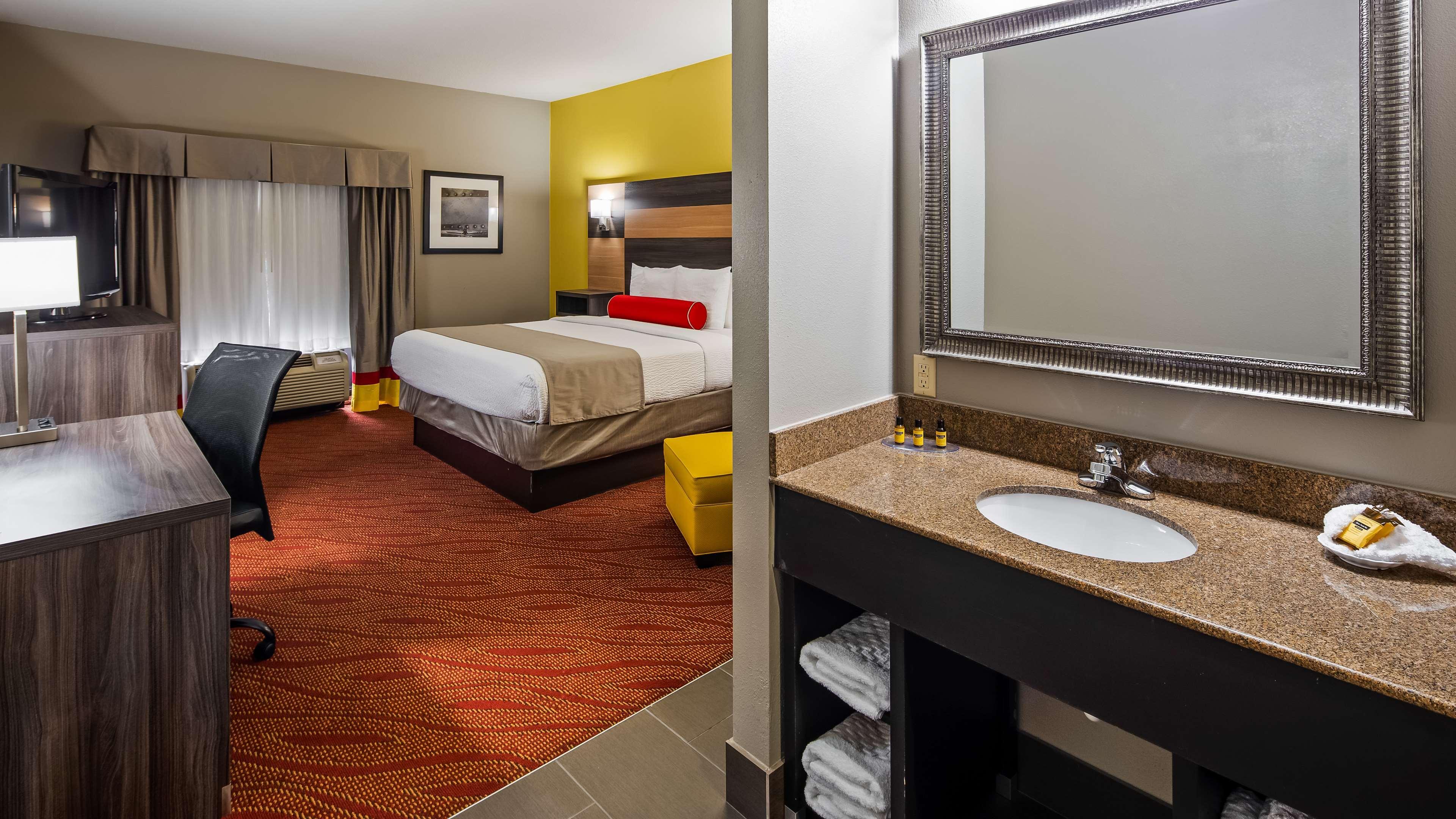 Best Western Plus Midwest City Inn & Suites Eksteriør billede