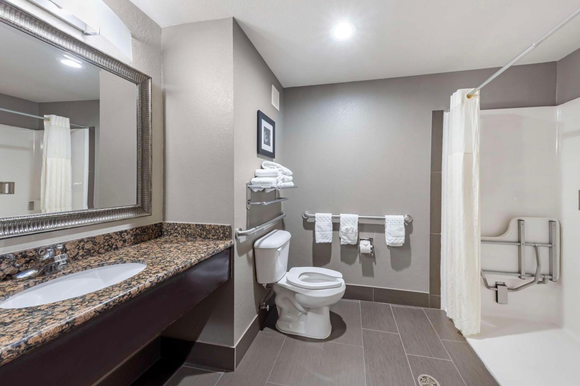 Best Western Plus Midwest City Inn & Suites Eksteriør billede