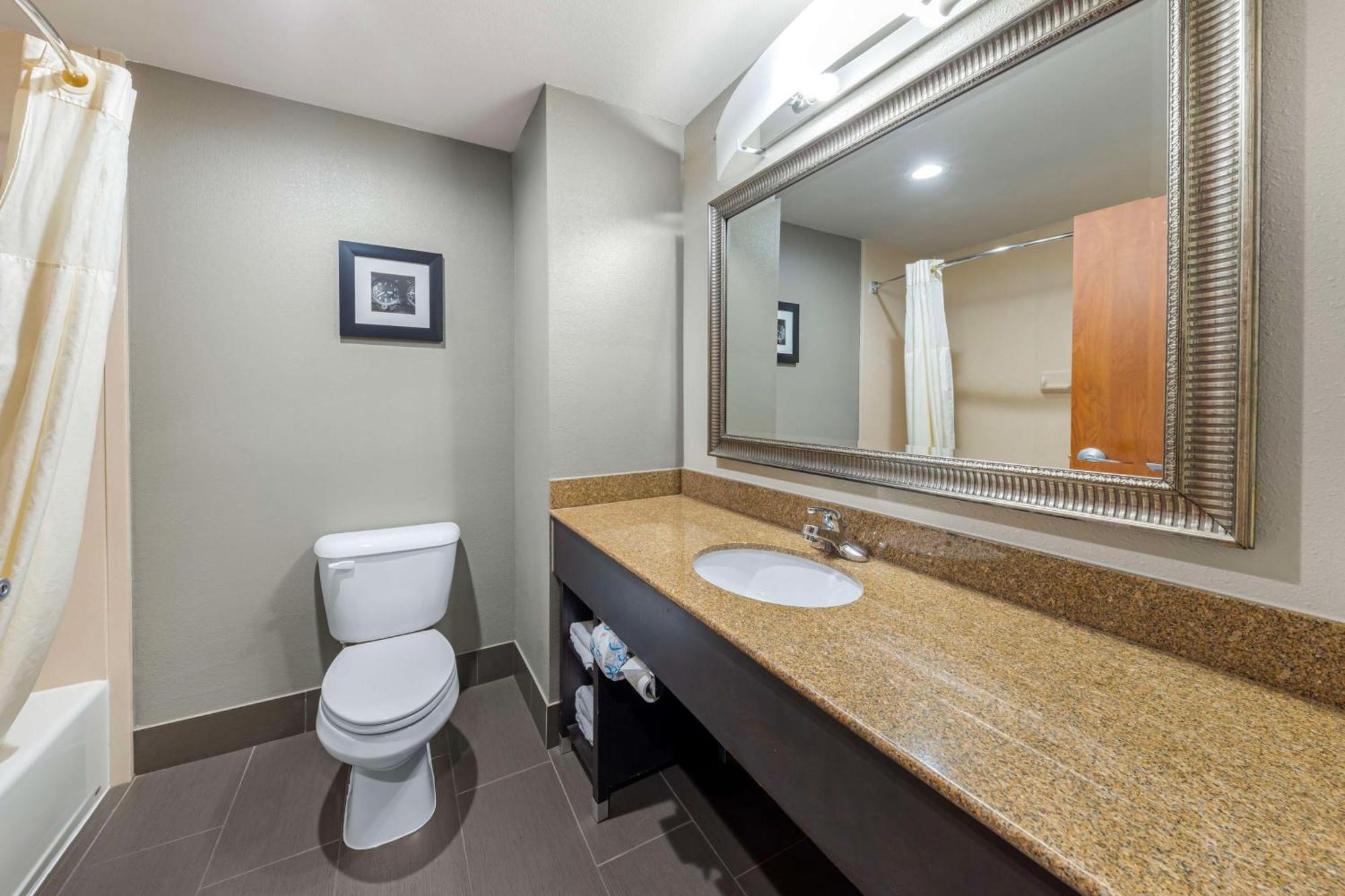 Best Western Plus Midwest City Inn & Suites Eksteriør billede