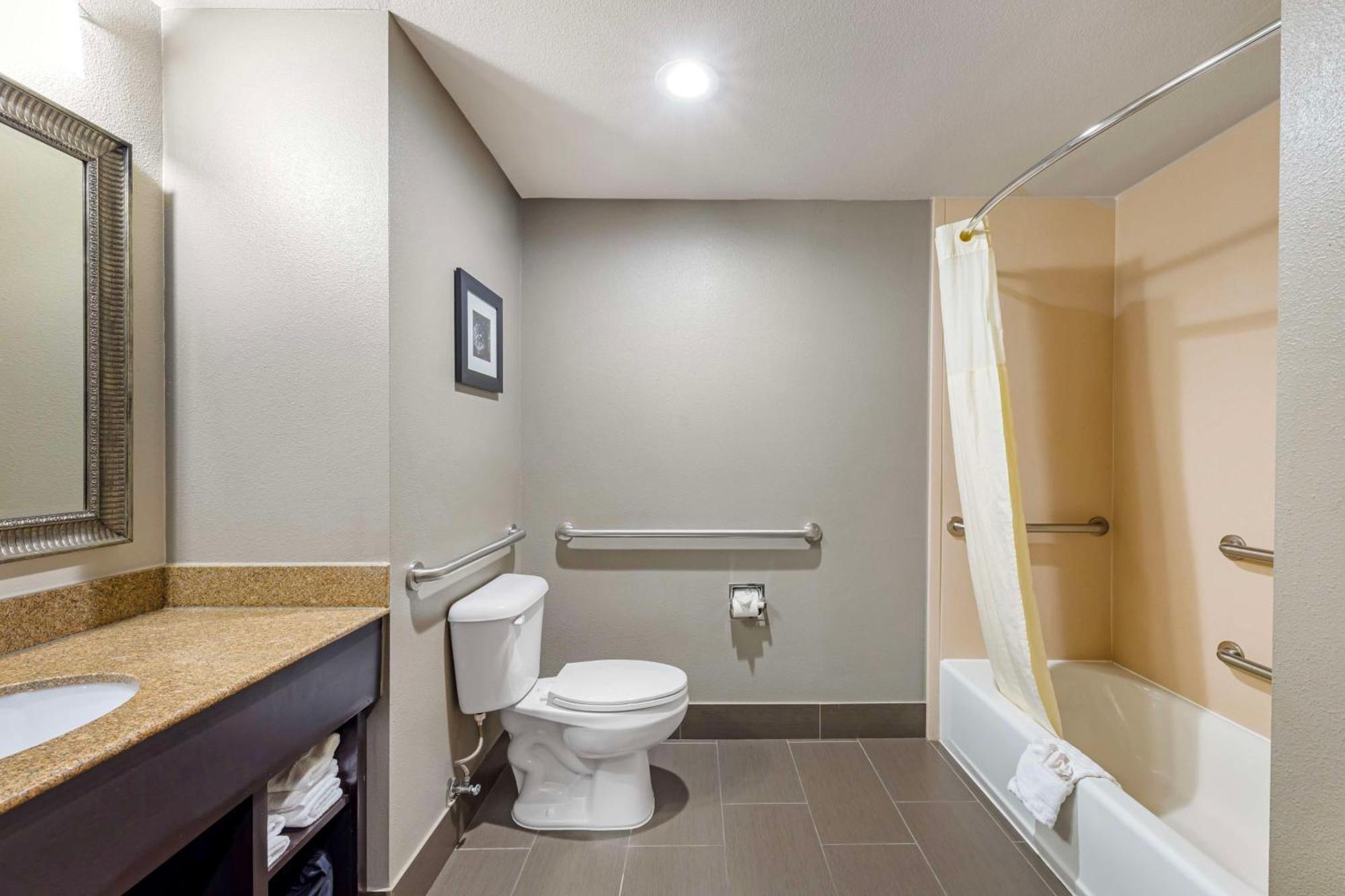 Best Western Plus Midwest City Inn & Suites Eksteriør billede