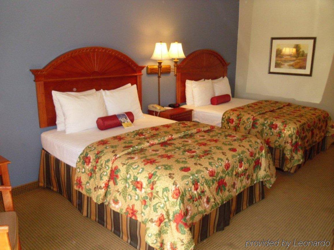 Best Western Plus Midwest City Inn & Suites Værelse billede